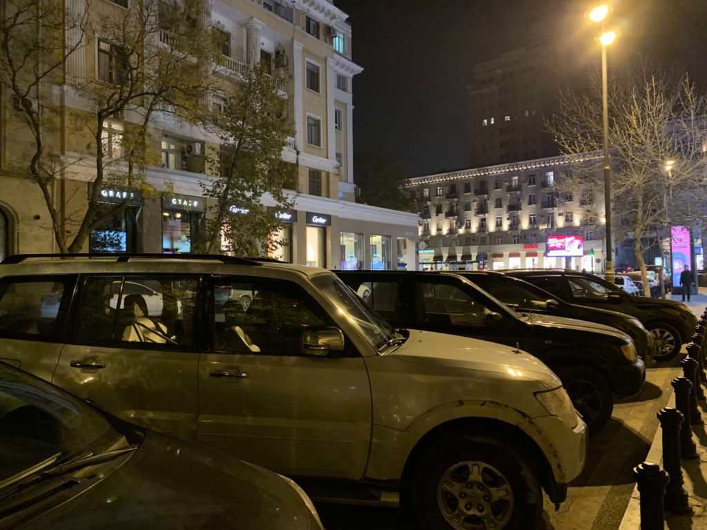 夜の路上駐車
